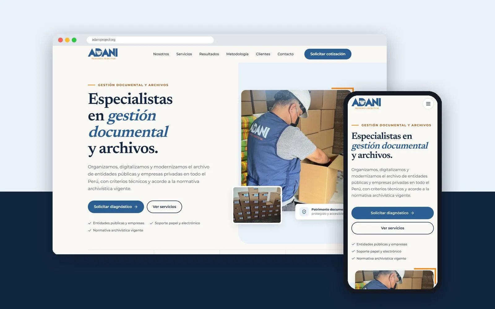 La página web de ADANI vista en una computadora y en un celular, como ejemplo del servicio